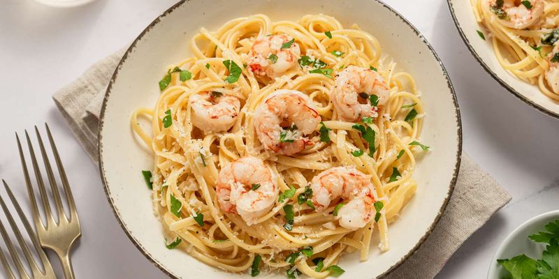 Prawn and Garlic Cream Linguine