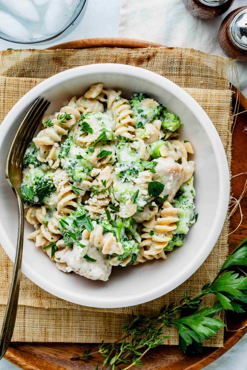 Chicken and Broccoli in Cream Sauce