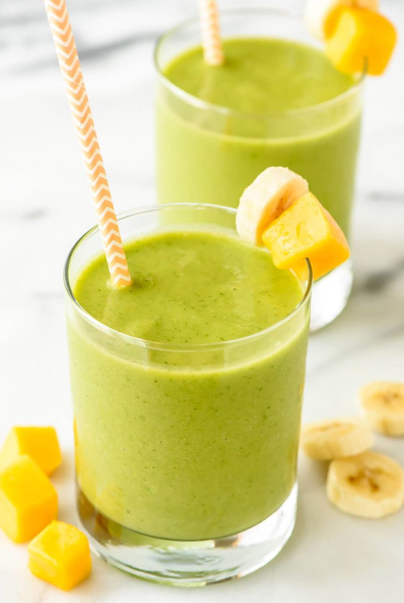 Spinach Smoothie with Mango and Banana