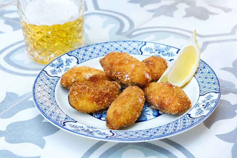 Tigres (Stuffed Mussel Fritters)