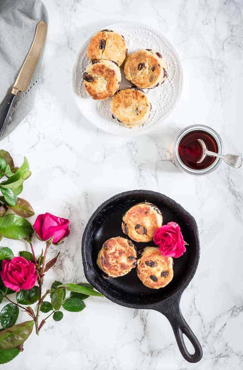 Singing Hinnies (Northumberland) vs. Welsh Cakes