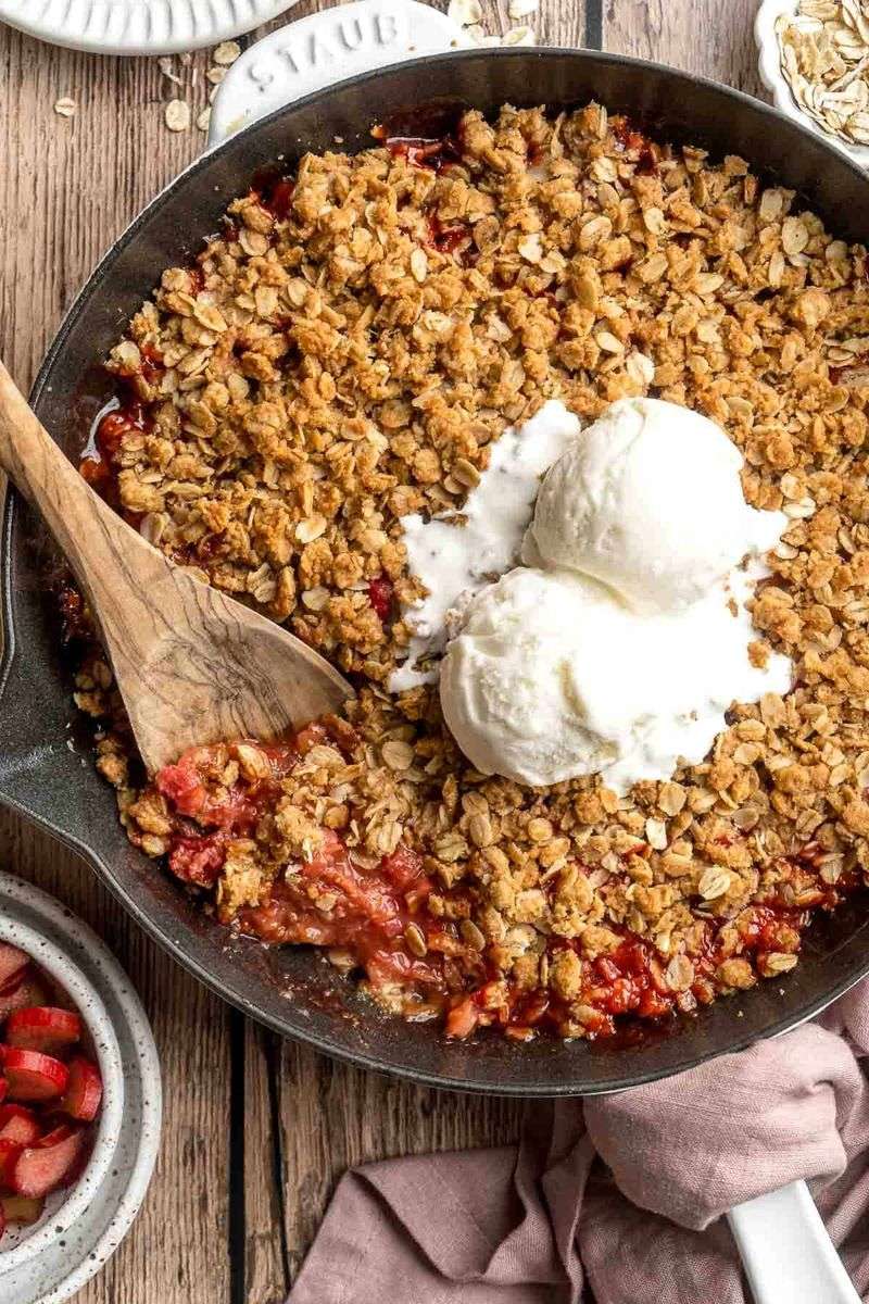 Rhubarb Crisp