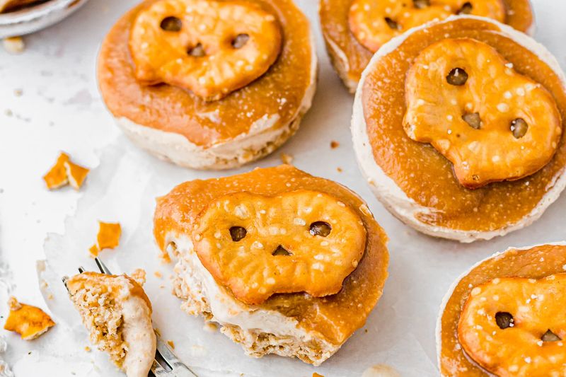 Frozen Caramel Pretzel Bites