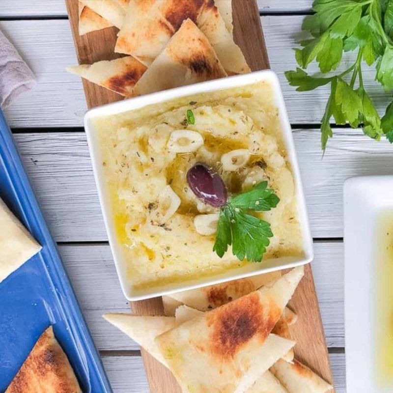Skordalia (Greek Garlic and Potato Dip)