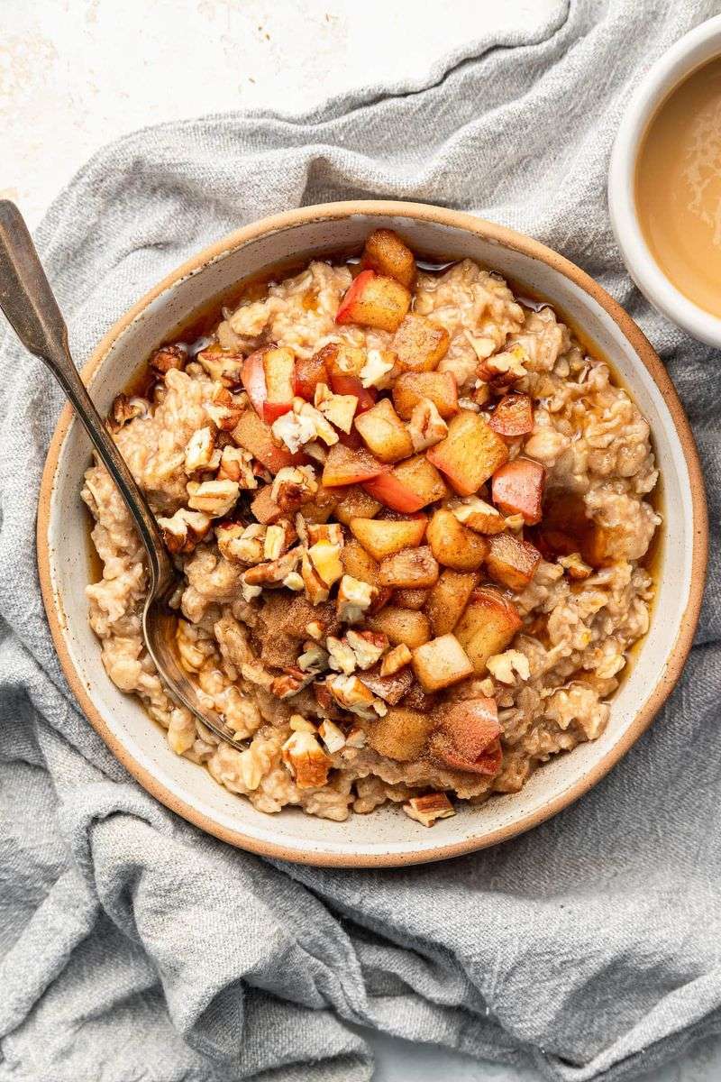 Granola Crunch Oatmeal with Cinnamon and Apple