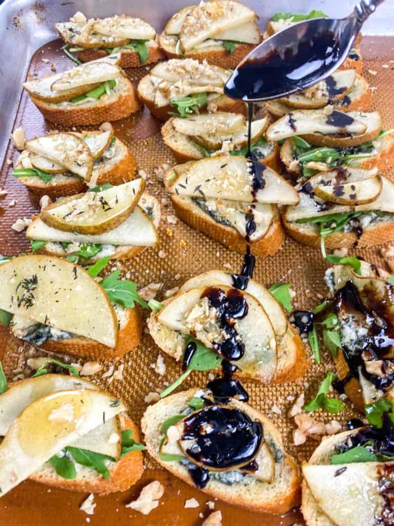 Blue Cheese and Pear Slices