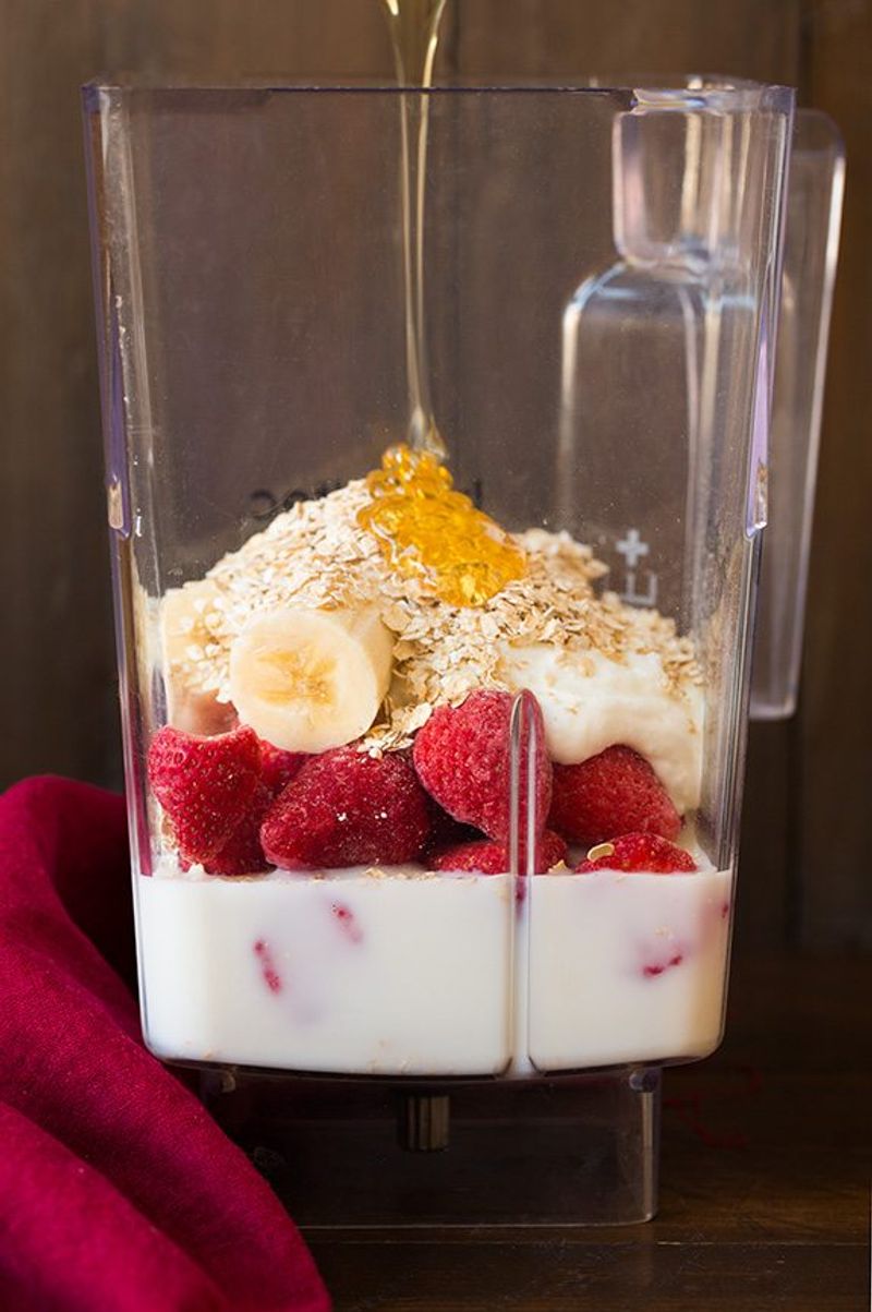 Strawberry Oat Breakfast Smoothie