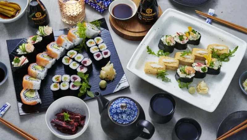 Miso Soup with Sushi Set