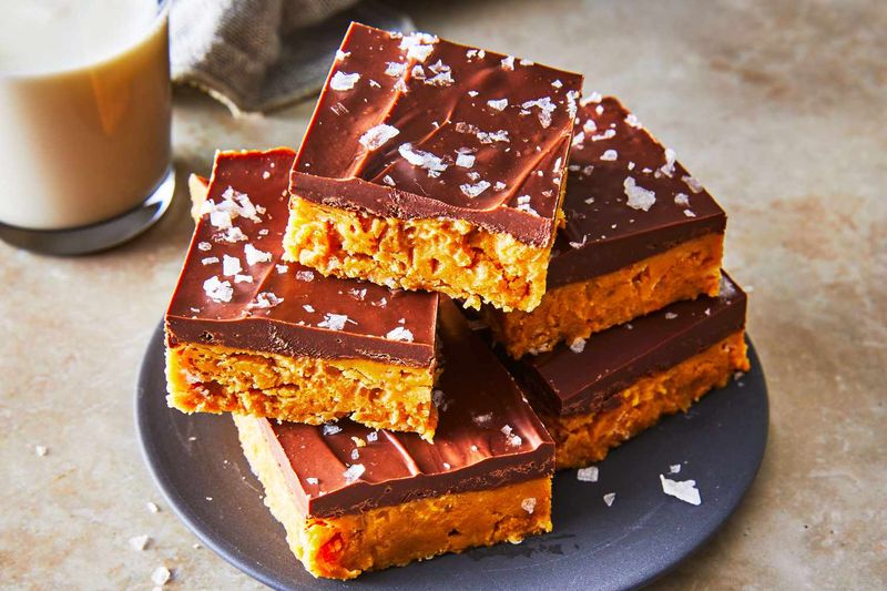 No-Bake Chocolate Peanut Butter Bars