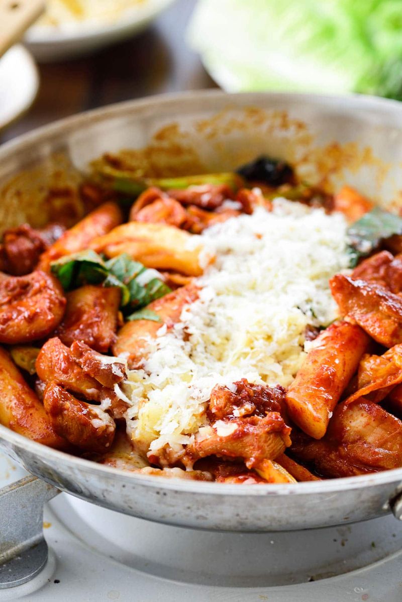 Dakgalbi (Spicy Stir-Fried Chicken)