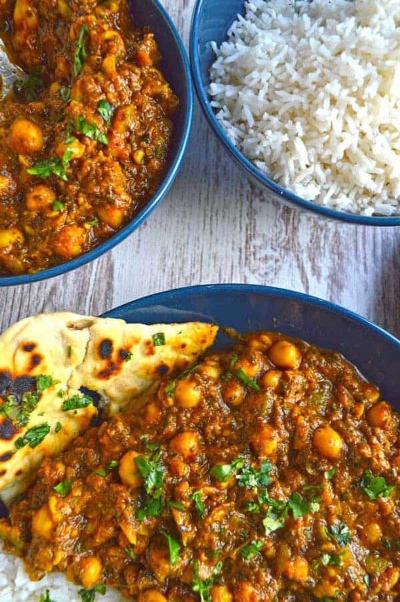 Chickpea and Spinach Curry (Chana Palak)