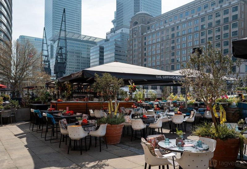 Cable Cafe at Canary Wharf Docklands