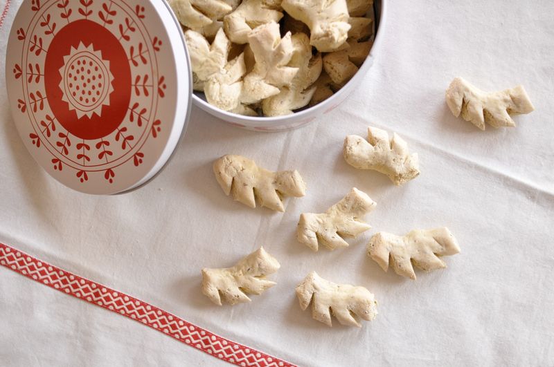 Chrabeli (Anise Seed Cookies)