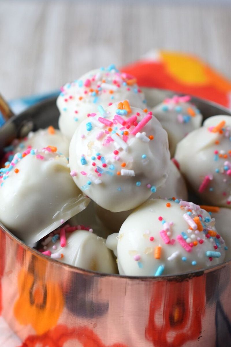 Sprinkle-Dipped Oreo Truffles Cookies