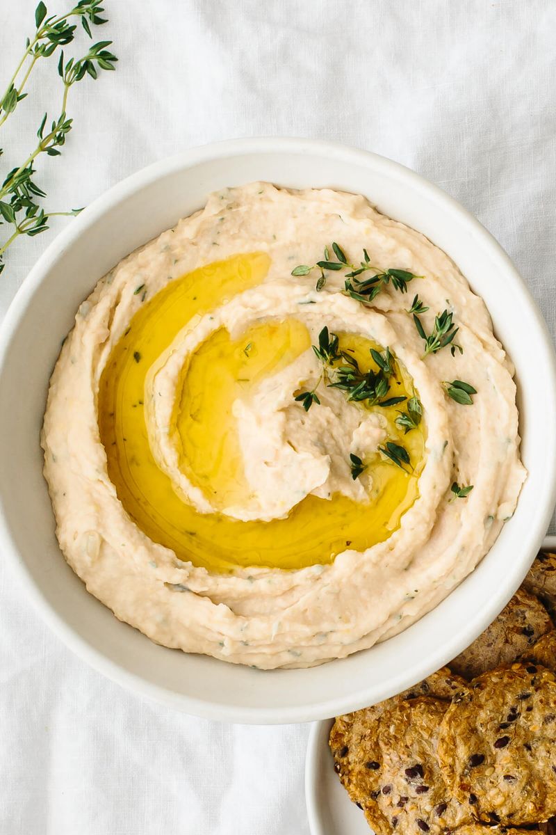 White Bean and Garlic Dip