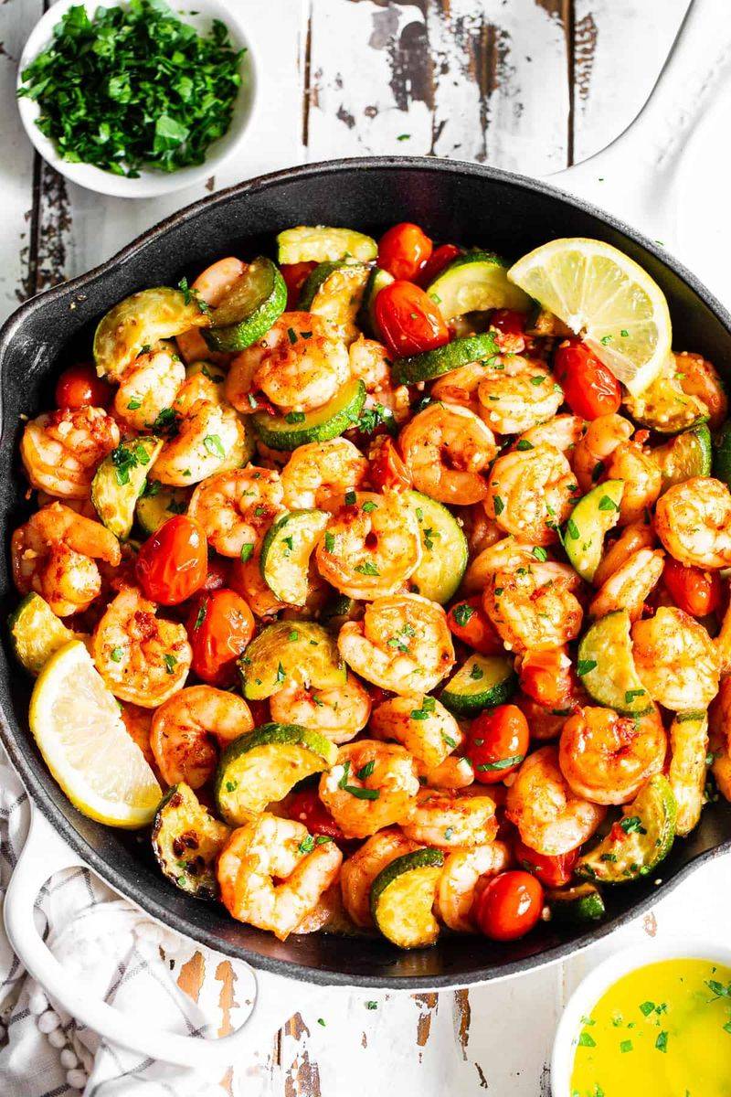 Garlic Butter Shrimp With Zucchini and Cherry Tomatoes