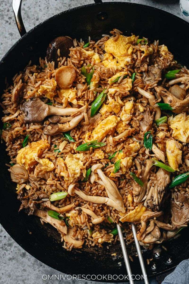 Mushroom Fried Rice With Egg