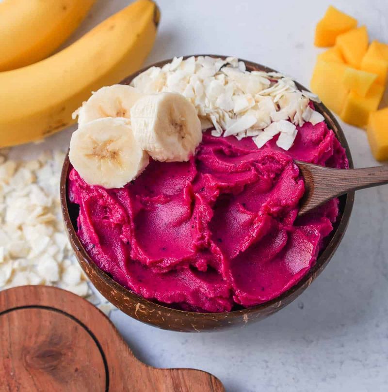 Dragon Fruit Smoothie Bowl