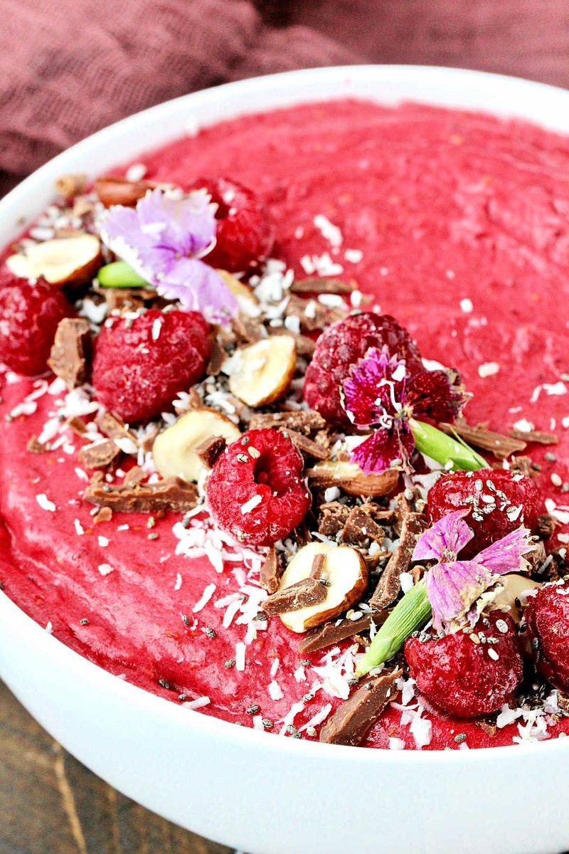 Raspberry Coconut Smoothie Bowl