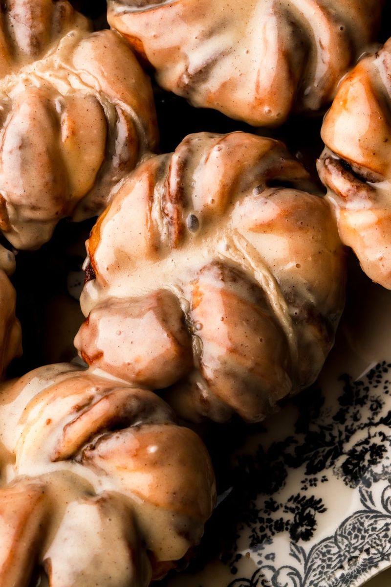 Cinnamon Roll Knots