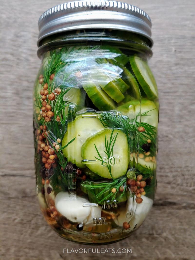 Dill Pickles with Garlic