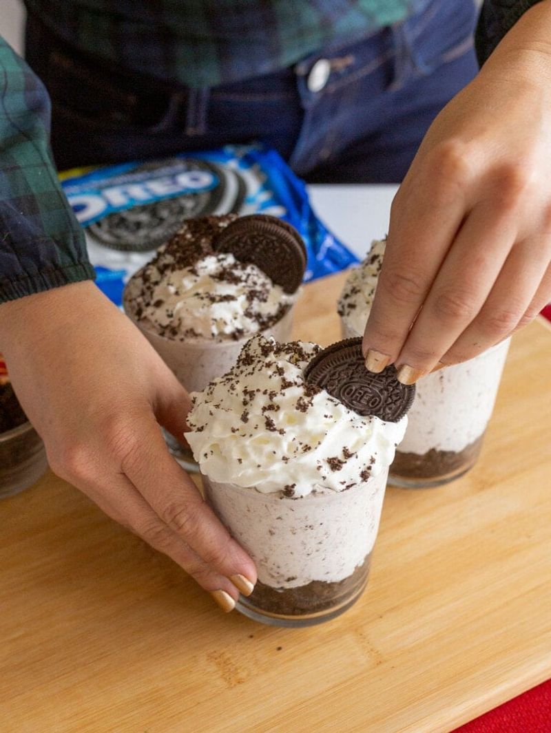 Cookies and Cream No Bake Cheesecake Cups