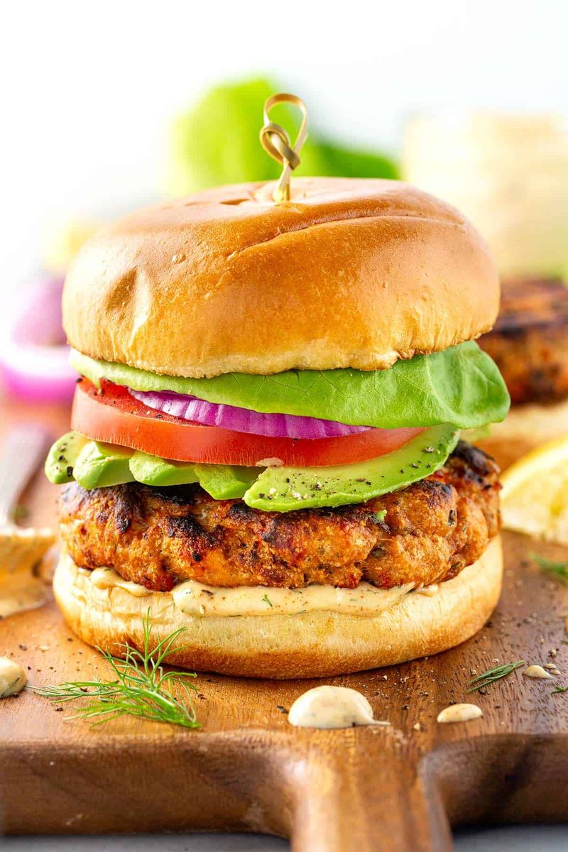 Salmon Burgers with Dill Sauce