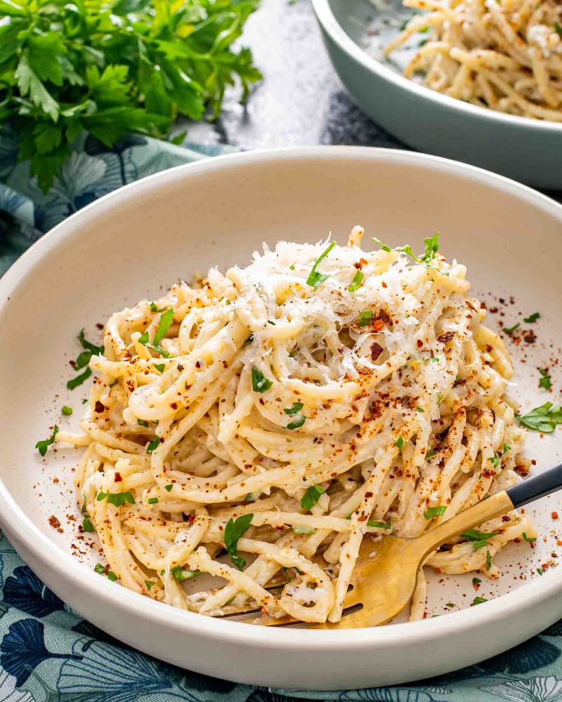 Creamy Roasted Garlic Pasta