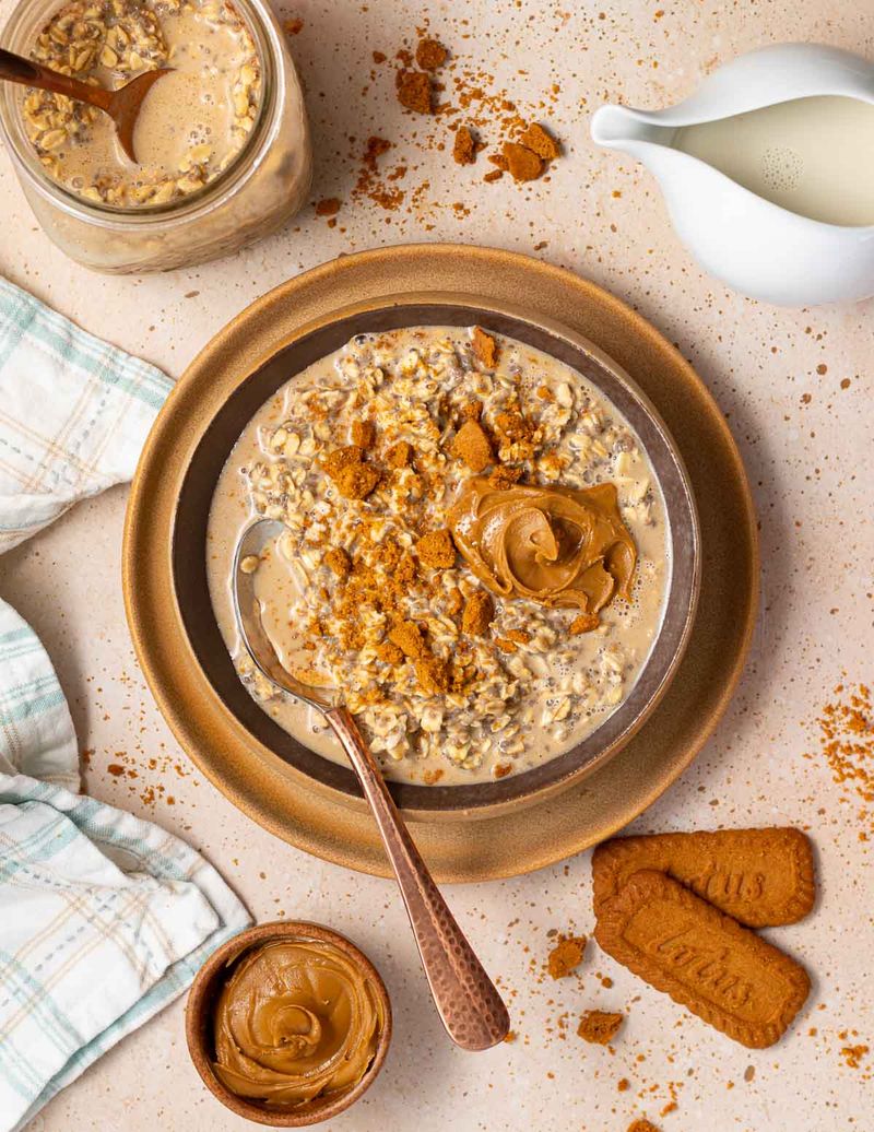 Speculoos Cookie Butter and Crushed Gingersnaps