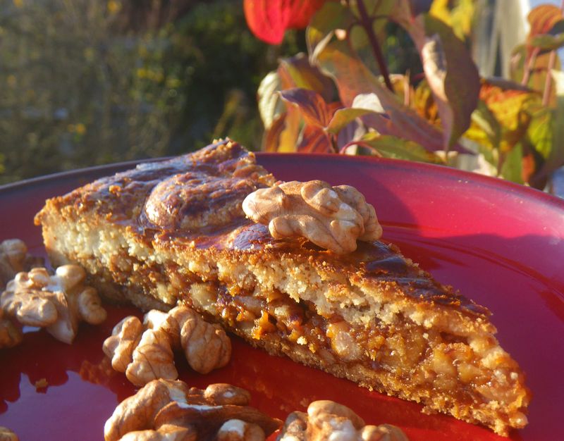 Engadiner Nusstorte (Walnut Caramel Tart)