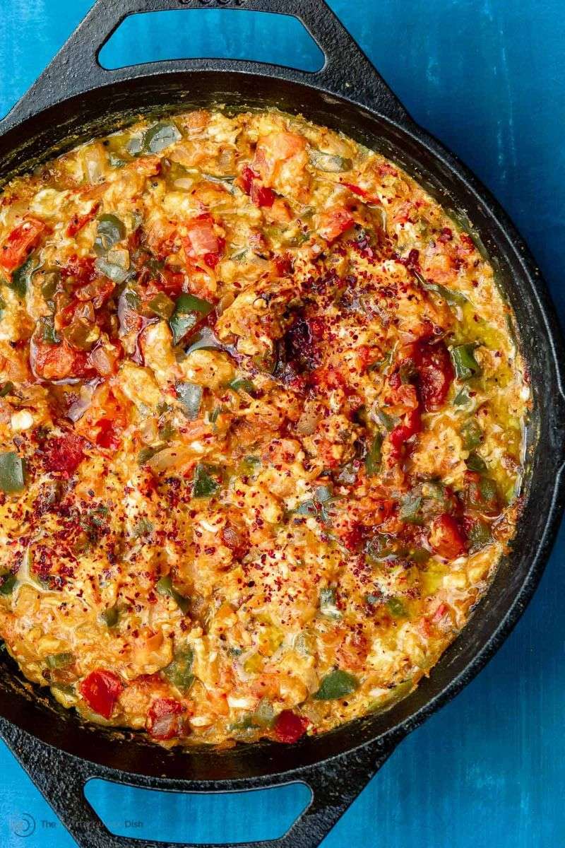 Turkish Menemen (Scrambled Eggs With Peppers and Tomatoes)