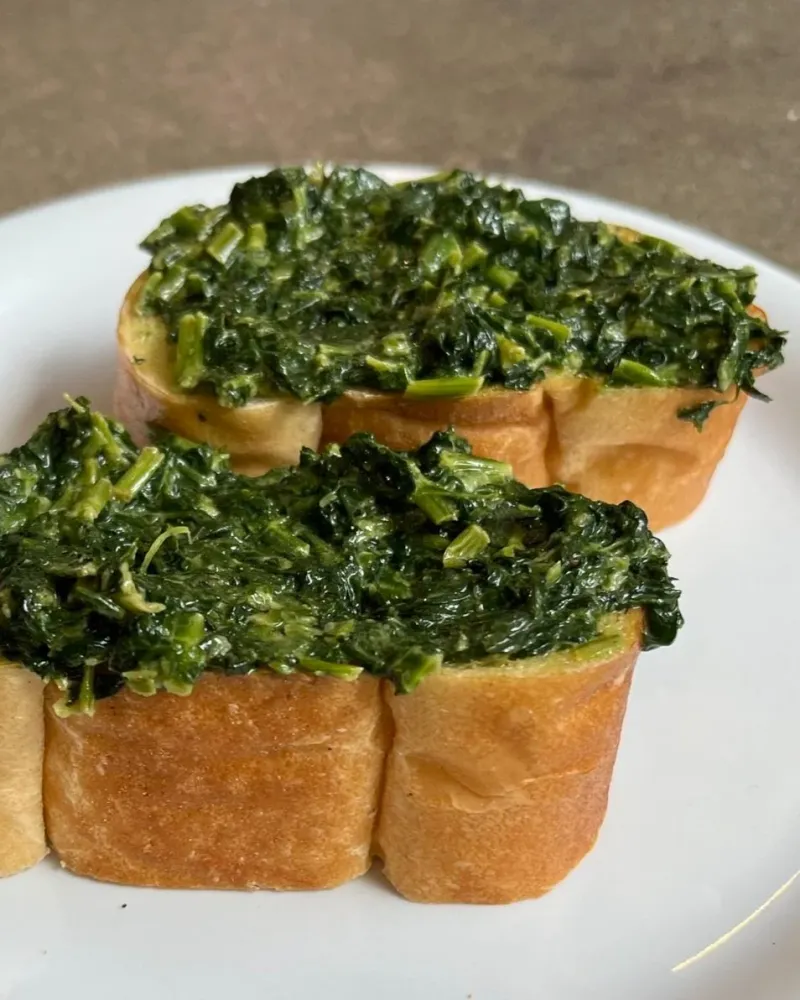 Creamed Spinach on Toast