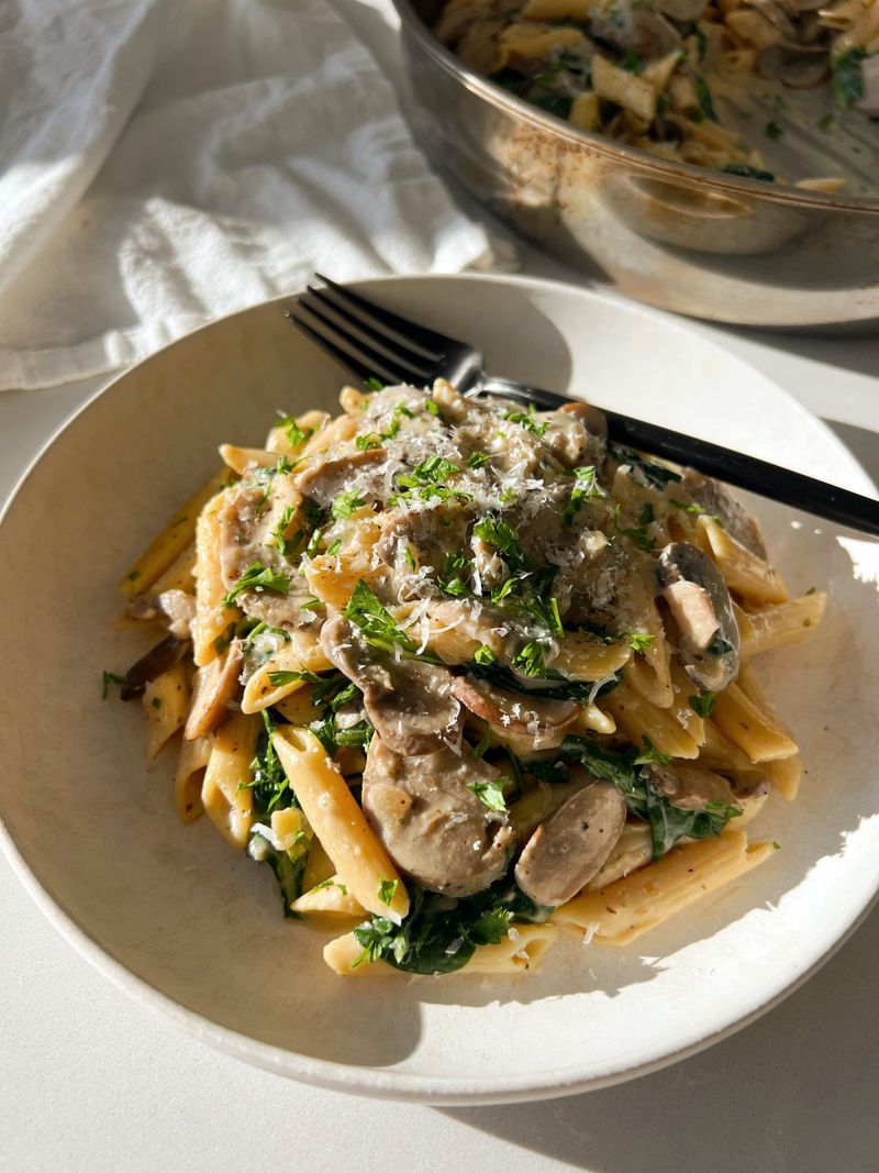 Creamy Spinach and Mushroom Pasta