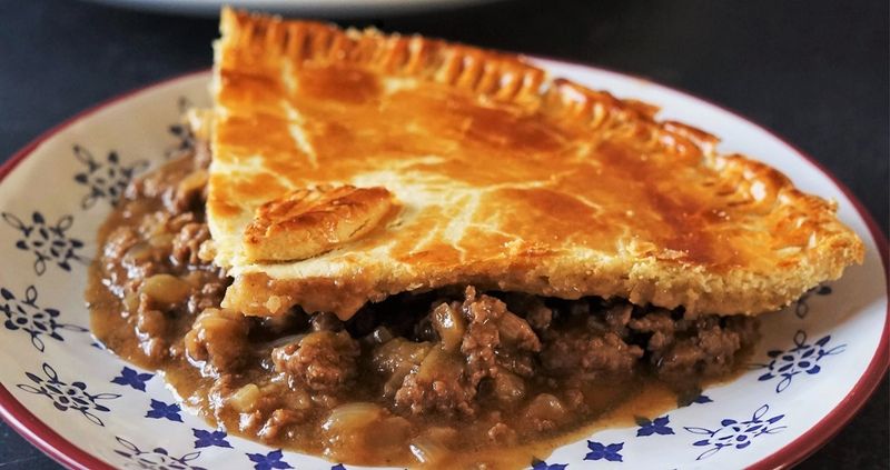 Minced Beef and Onion Plate Pie
