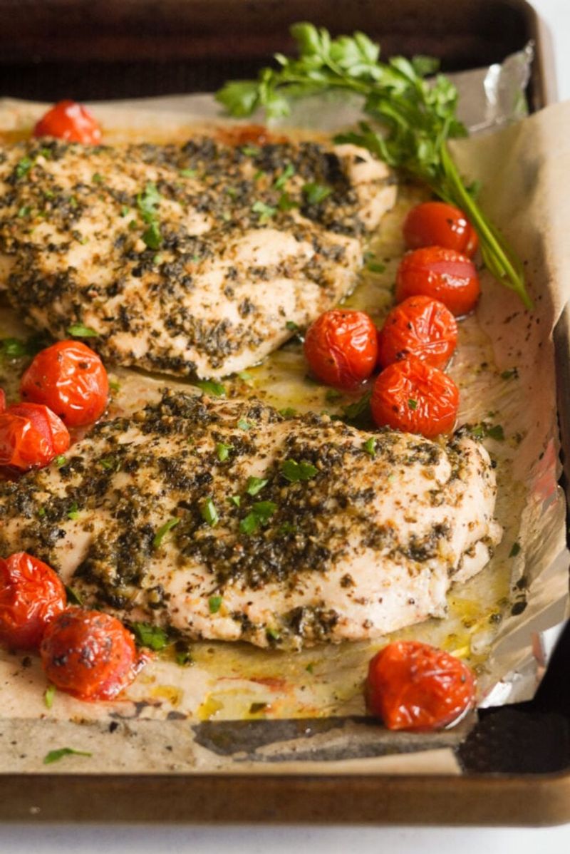 Pesto Chicken with Sun-Dried Tomatoes and Green Beans