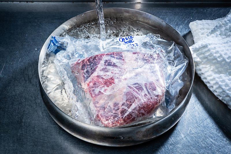 How to Properly Thaw and Handle Raw Meat