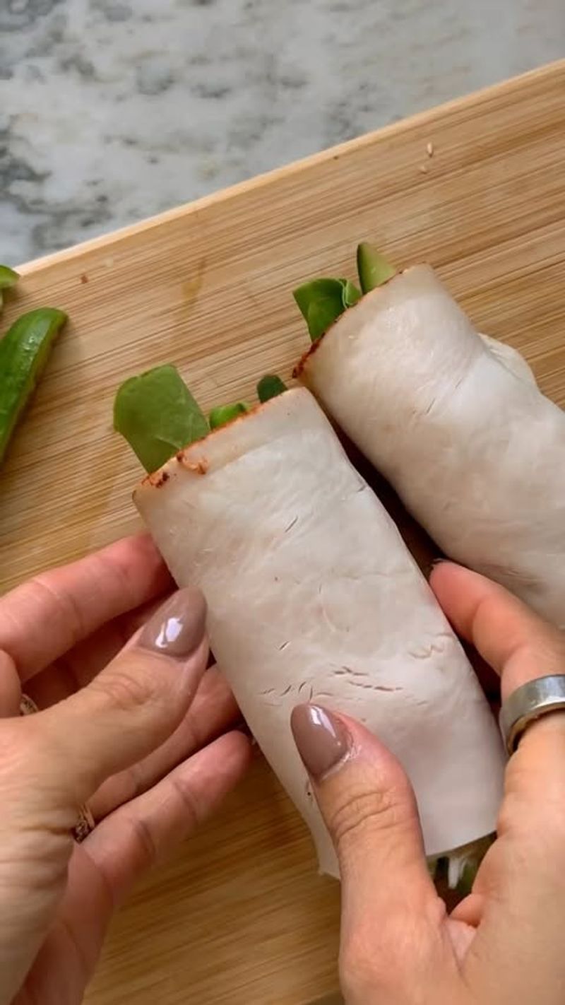 Sliced Turkey With Cucumber Rounds