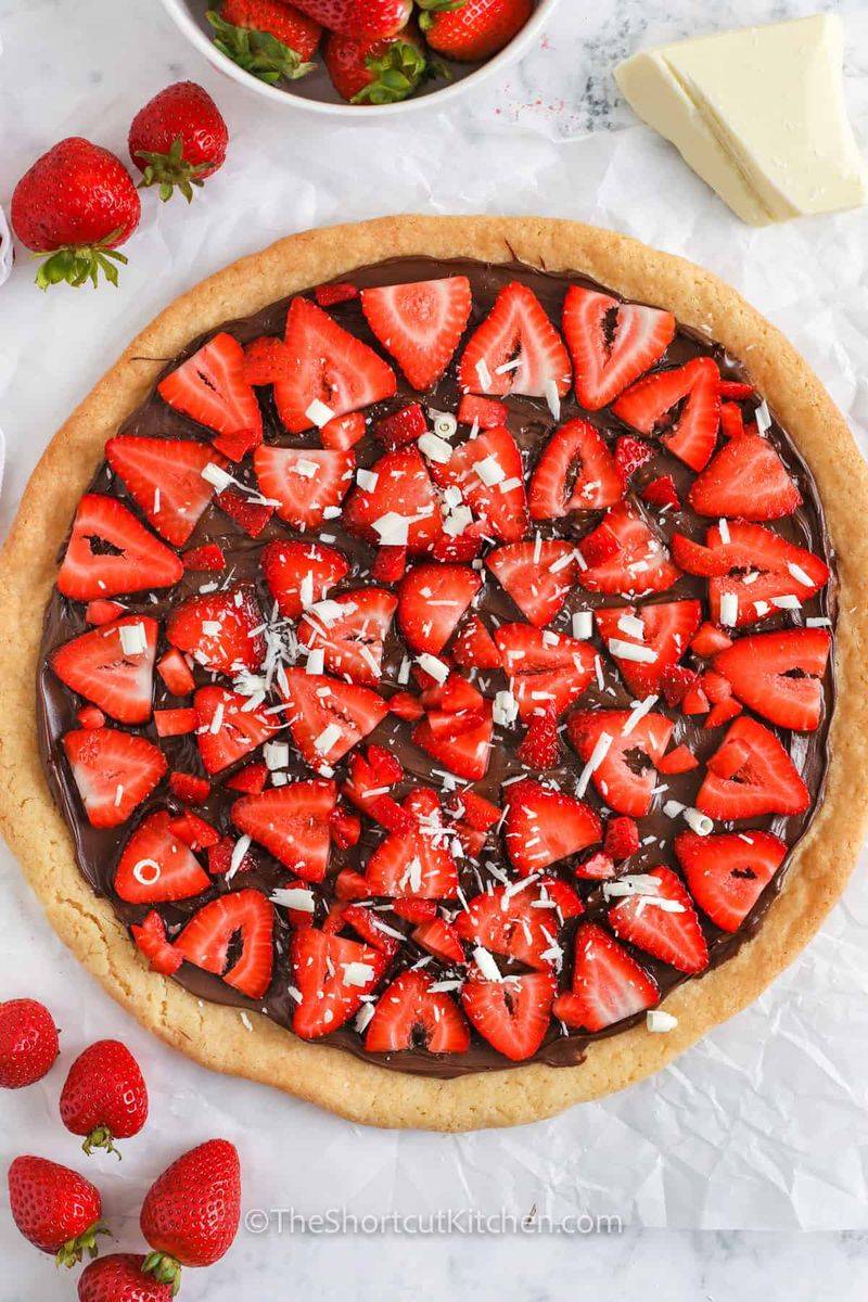Dessert Nutella and Strawberry Pizza