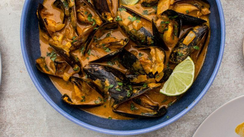 Coconut Curry Mussels
