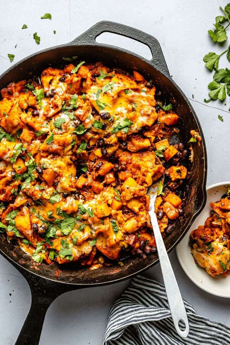 Enchilada Sauce Black Bean Skillet