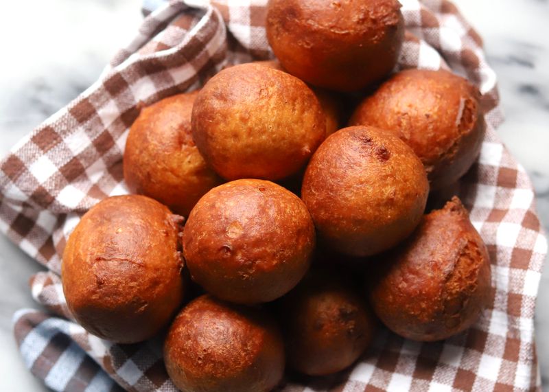 Bofrot (Ghanaian Doughnuts)