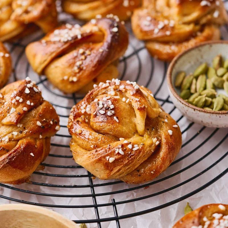 Cardamom Buns Instead of Toast