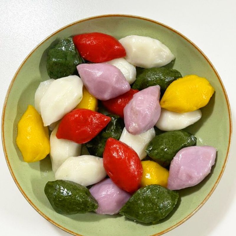 Songpyeon (Half-Moon Rice Cakes)