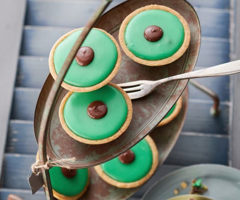 Carac (Chocolate Glazed Pastry Tart)