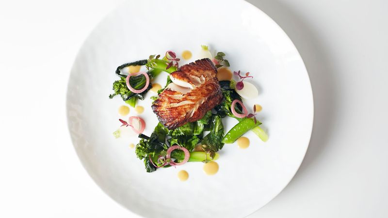 Use a White Plate as Your Canvas