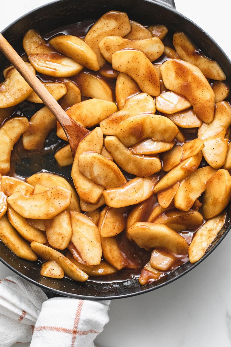 Warm Cinnamon-Spiced Apple Slices