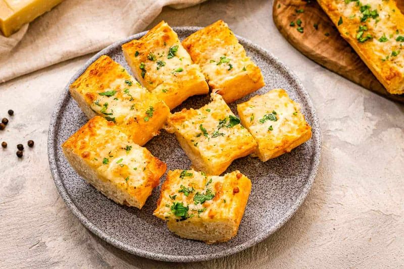 Air Fryer Garlic Bread Bites