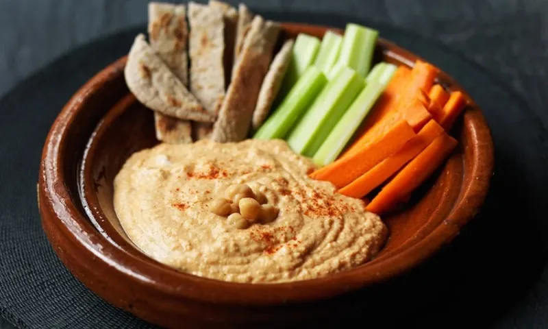 Pita Bread and Hummus