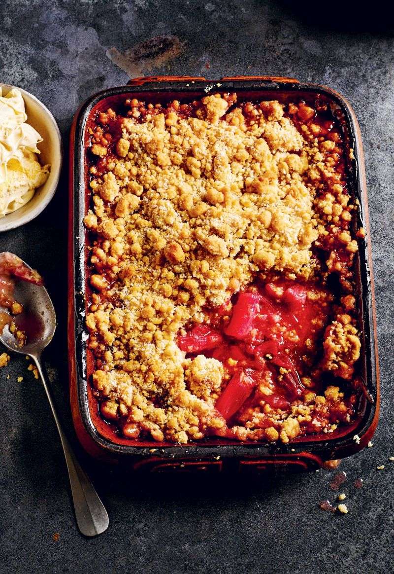 Rhubarb and Custard Crumble