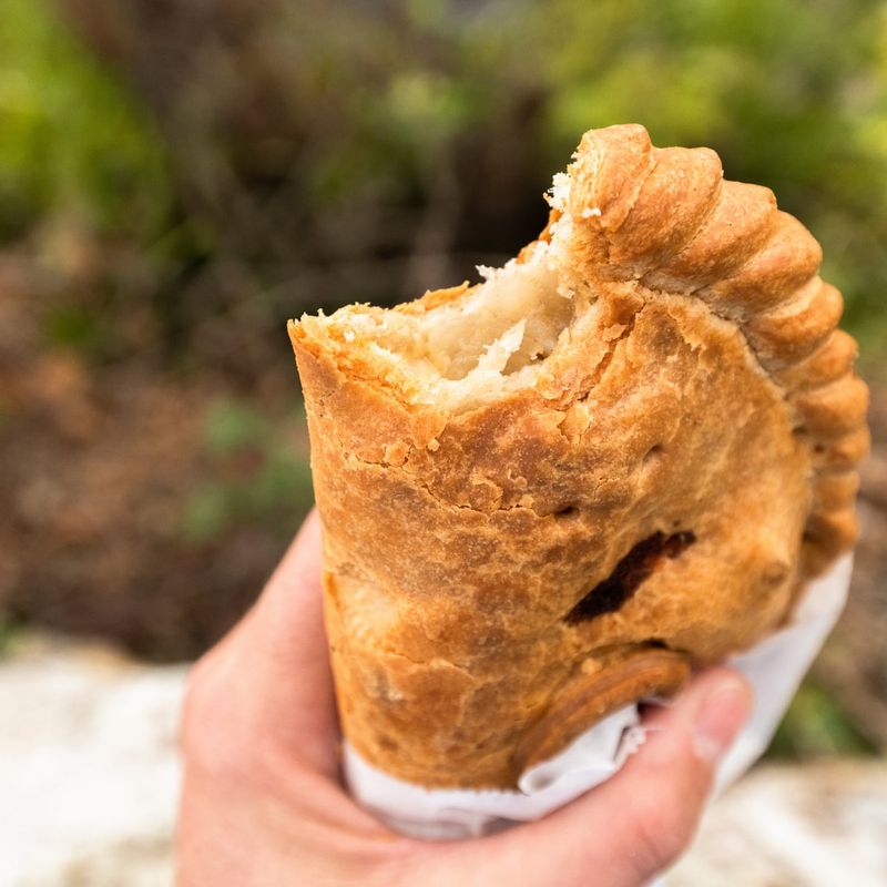 Cornish Pasty: Which End to Start From?